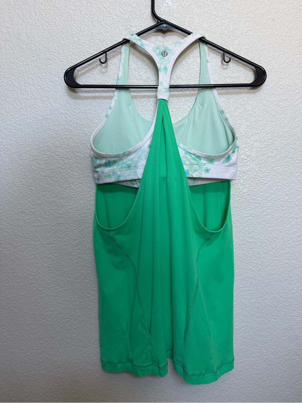 Lululemon Practice Freely Tank Green Floral Women’s 6 Racerback